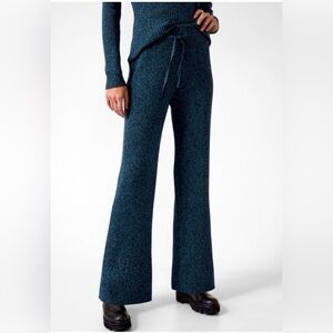 Athleta Women’s Reverie Ribbed Sweater pant Blue and Black Heather - Small